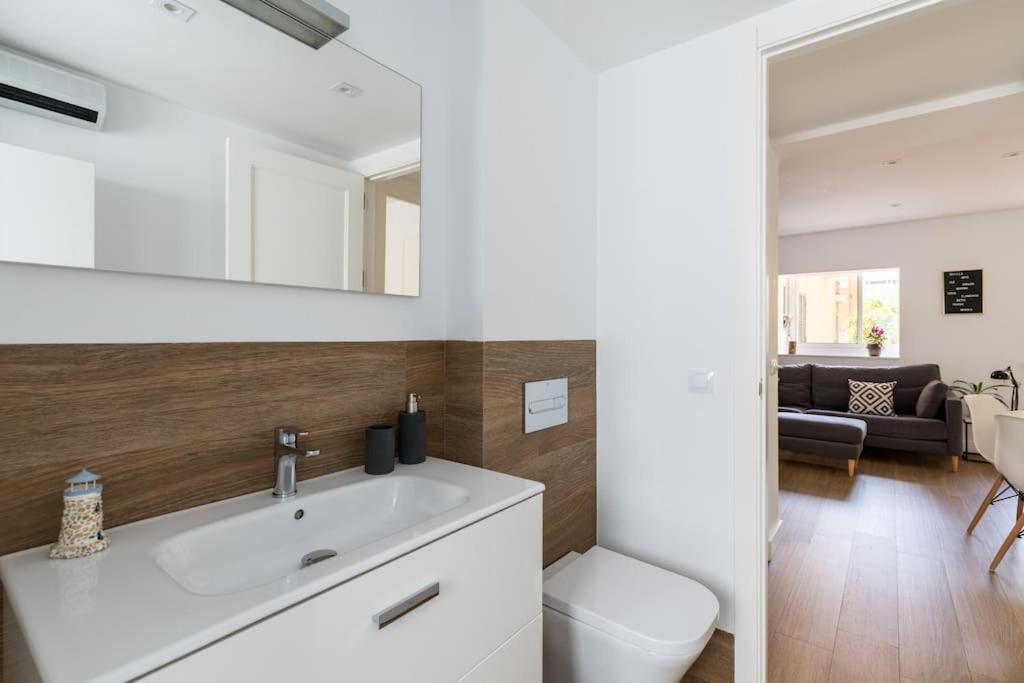 סביליה Apartamento Moderno En Triana 2 Dormitorios Y Aire Acondicionado מראה חיצוני תמונה