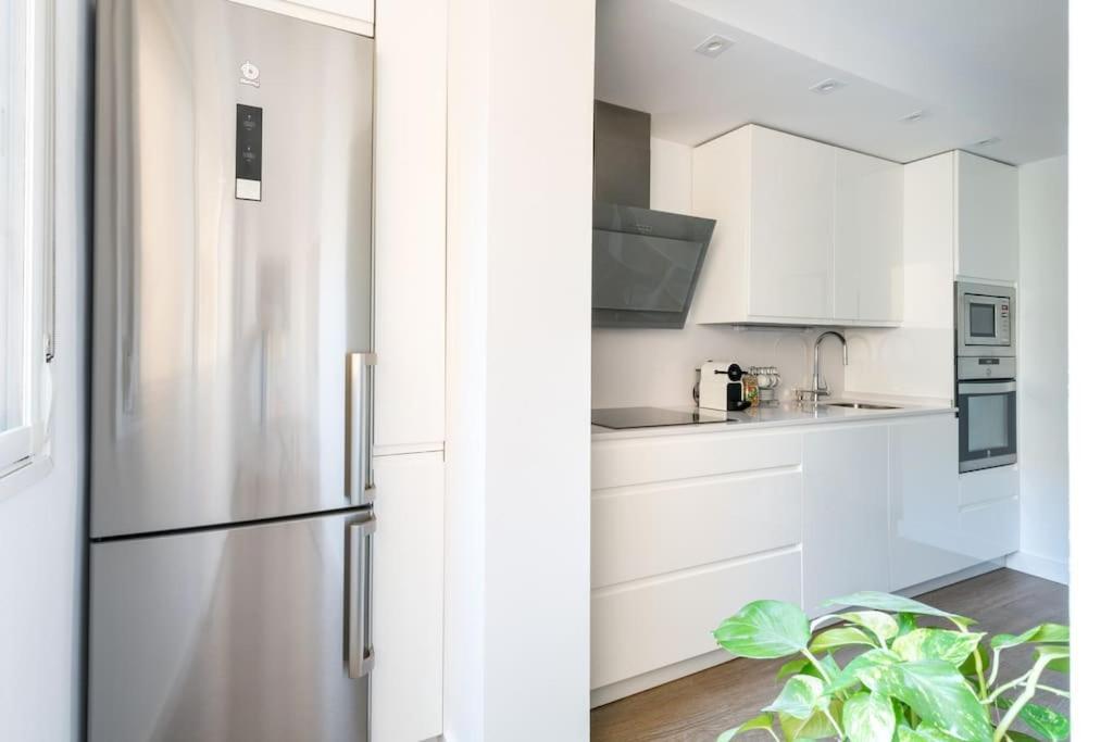 סביליה Apartamento Moderno En Triana 2 Dormitorios Y Aire Acondicionado מראה חיצוני תמונה