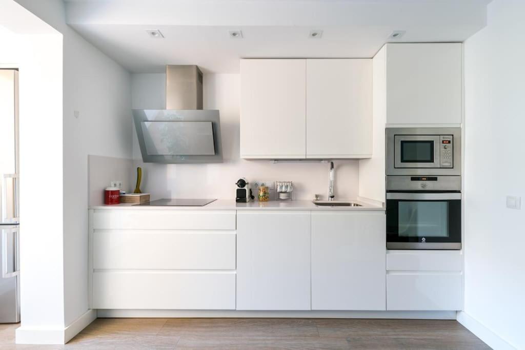 סביליה Apartamento Moderno En Triana 2 Dormitorios Y Aire Acondicionado מראה חיצוני תמונה