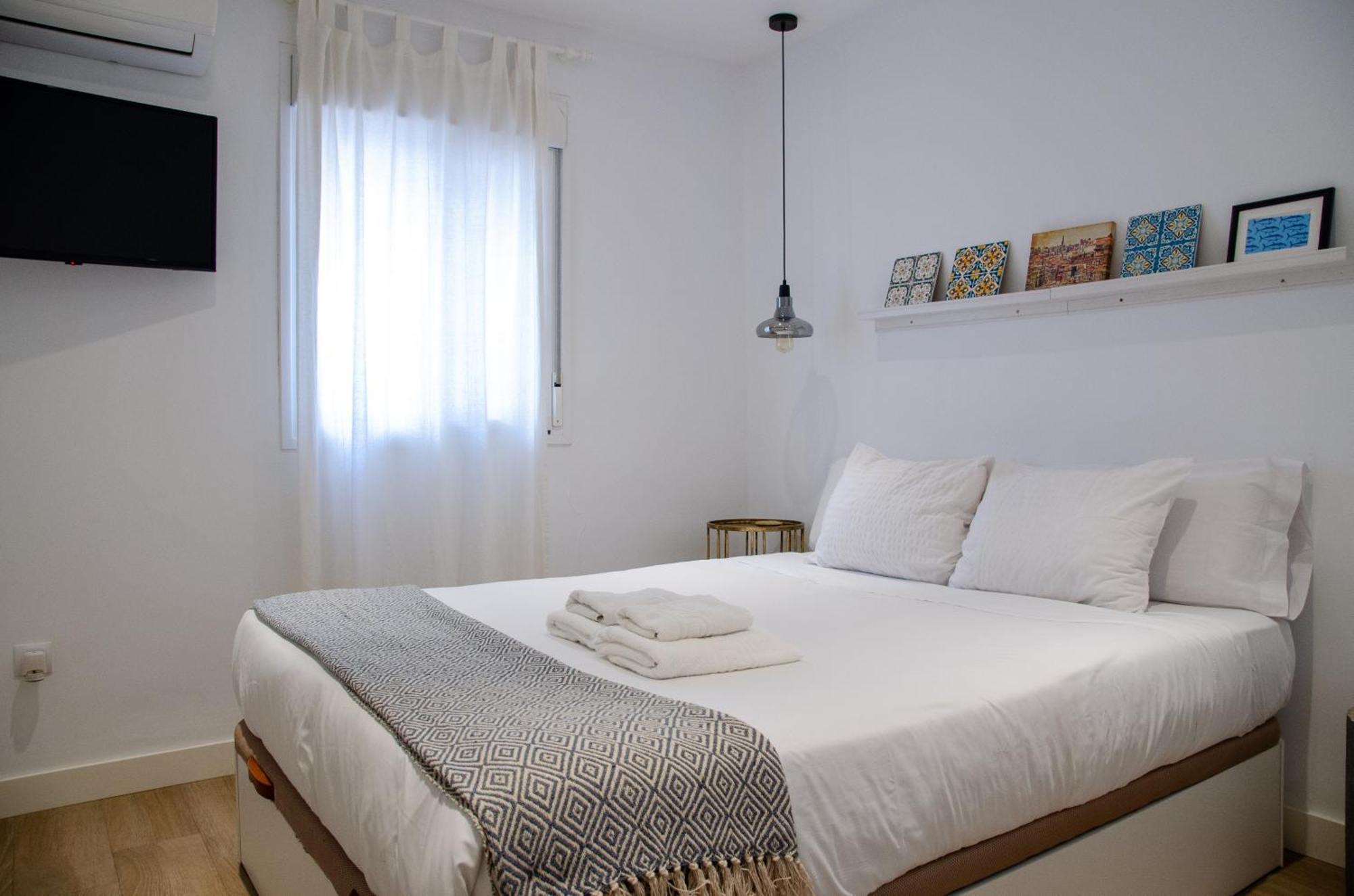 סביליה Apartamento Moderno En Triana 2 Dormitorios Y Aire Acondicionado מראה חיצוני תמונה
