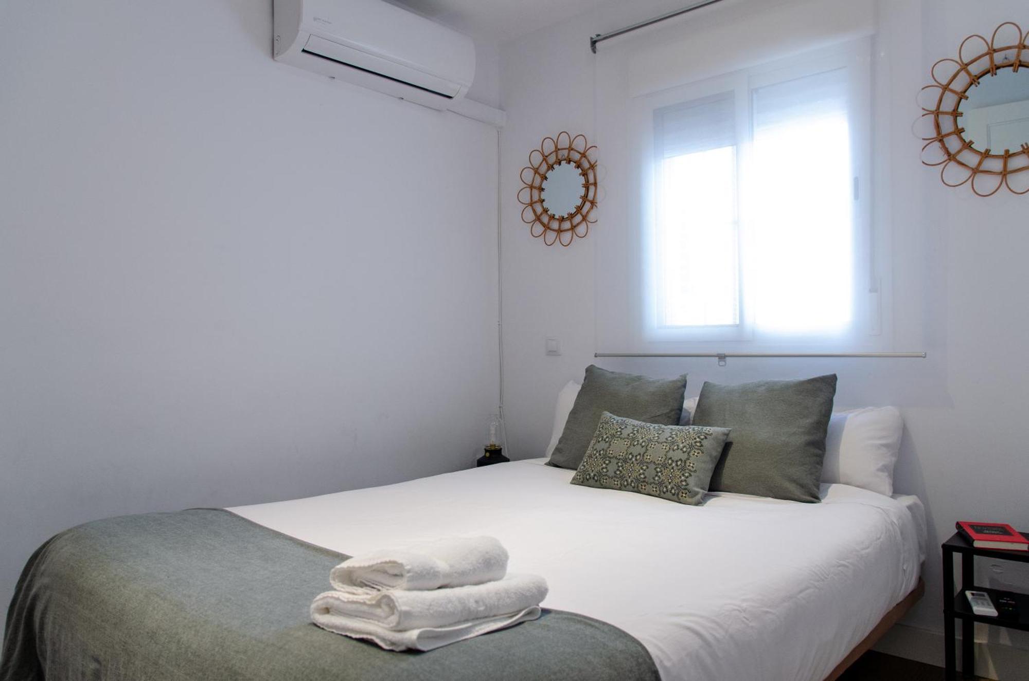 סביליה Apartamento Moderno En Triana 2 Dormitorios Y Aire Acondicionado מראה חיצוני תמונה