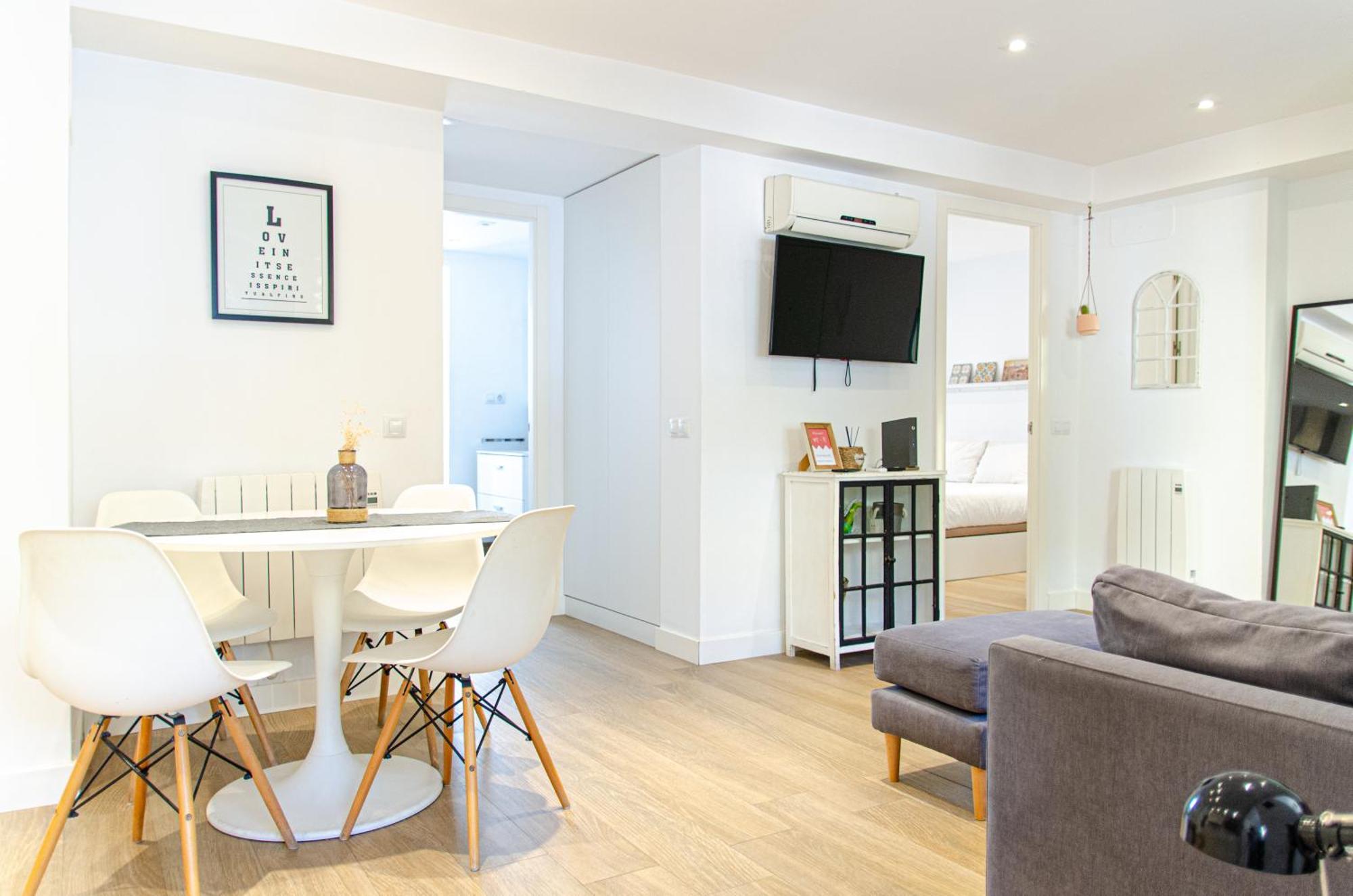 סביליה Apartamento Moderno En Triana 2 Dormitorios Y Aire Acondicionado מראה חיצוני תמונה