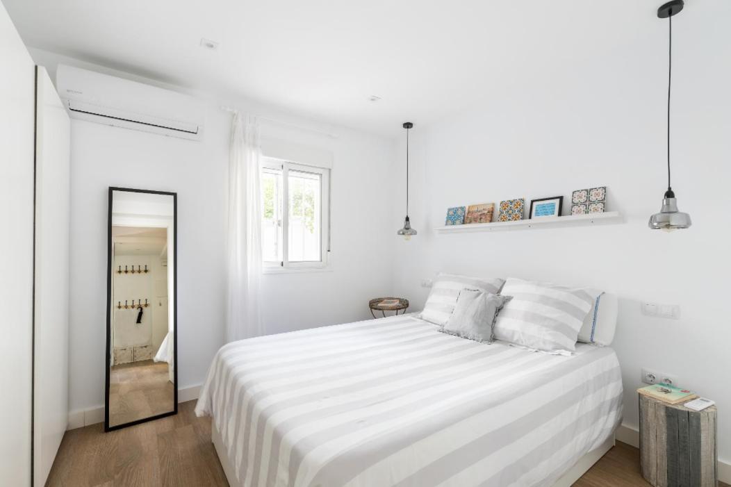 סביליה Apartamento Moderno En Triana 2 Dormitorios Y Aire Acondicionado מראה חיצוני תמונה